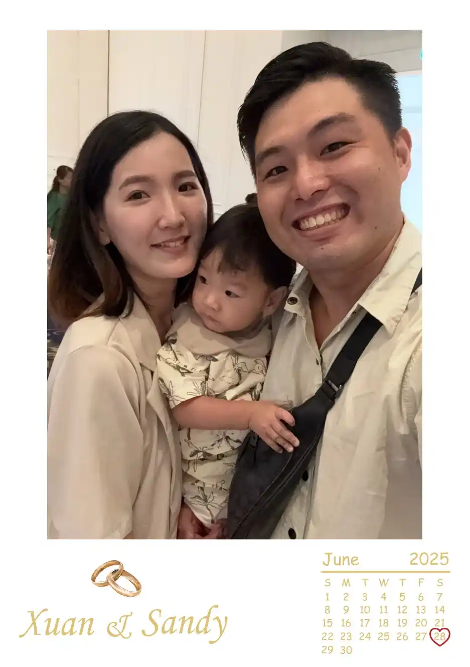 新人與朋友合影使用揪愛拍即時列印服務